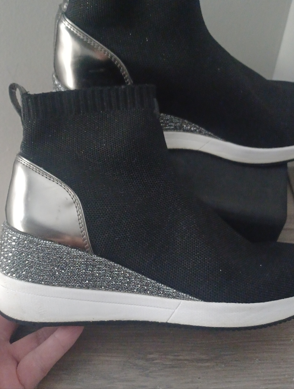 Michael Kors Skylar Iconic Knit Crystal Wedge Sneakers Sz 9 - Picture 2 of 6